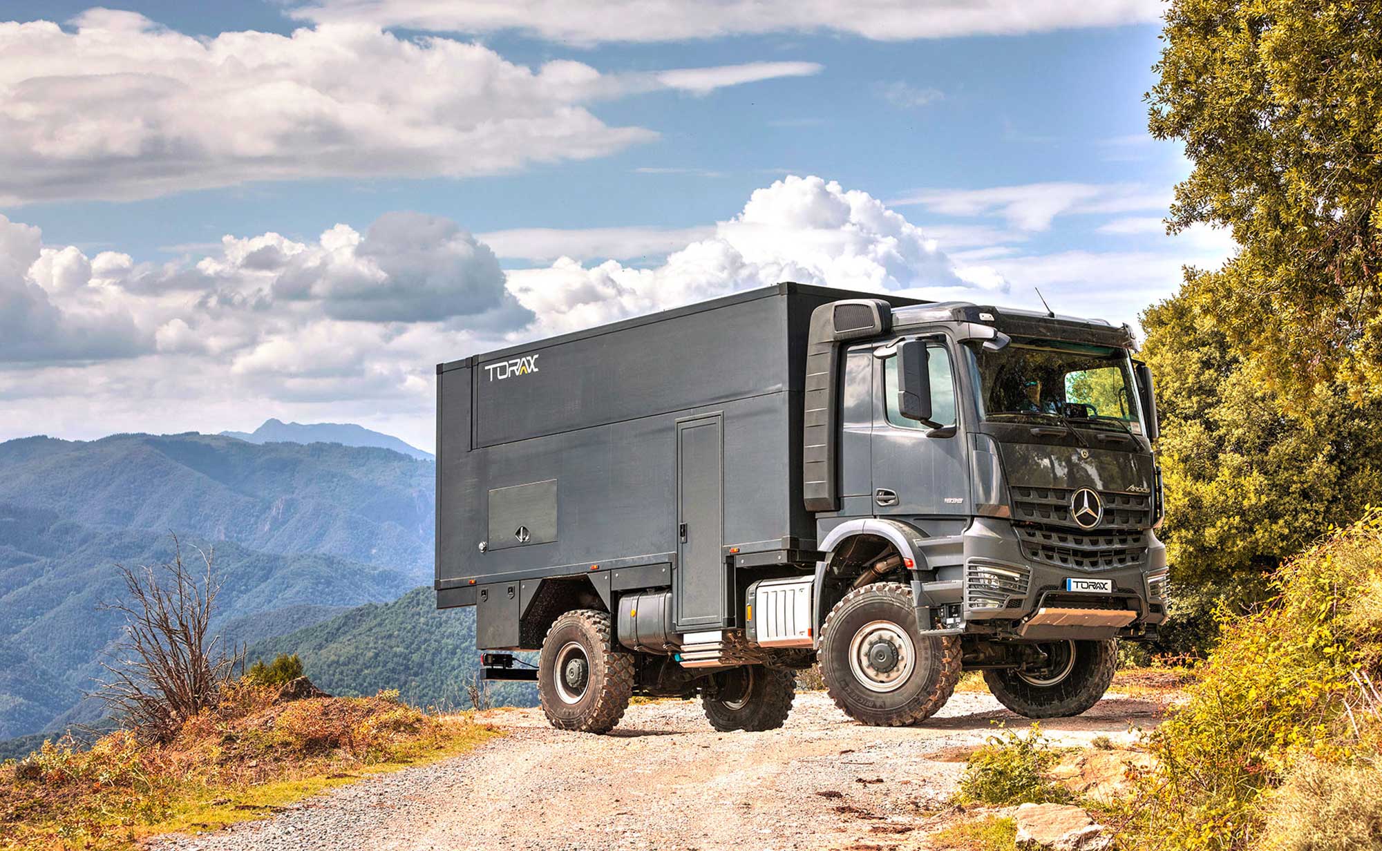 off-grid-torax-trucks-1